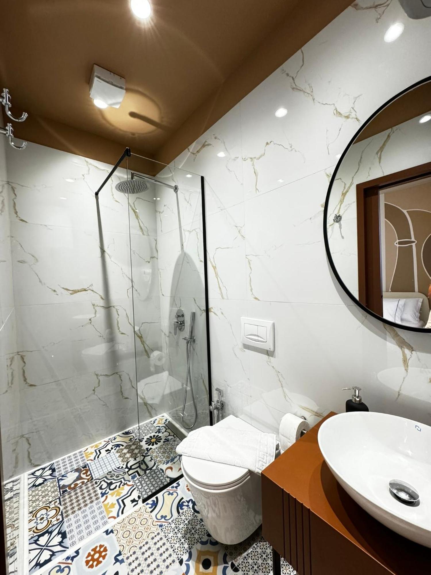 Noem 4* Tiranë